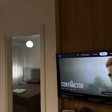 Finn Modern Seaside Apartment Durres