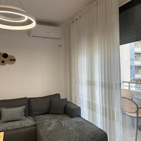 Finn Modern Seaside *