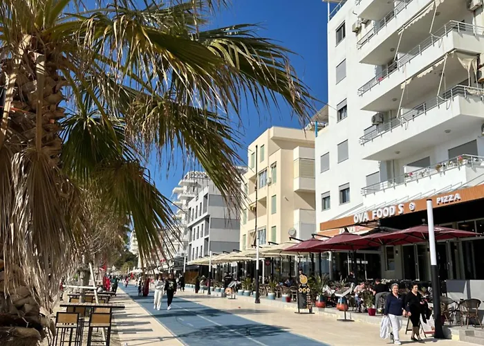 Finn Modern Seaside *